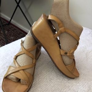 BareTraps Tan Wedge Sandals Size 9